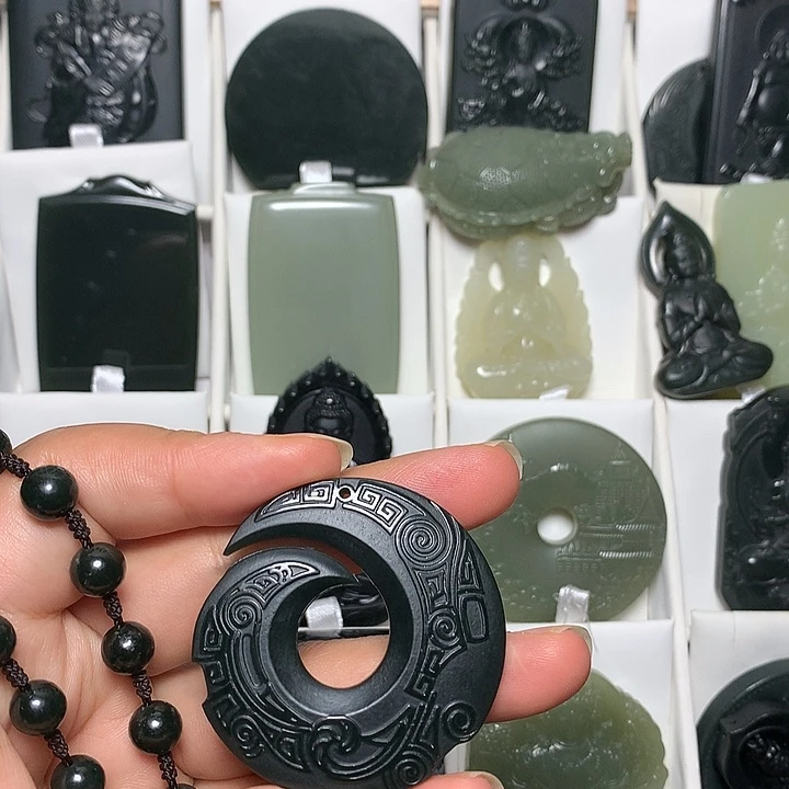 和田玉（青白玉）未镶嵌颈饰