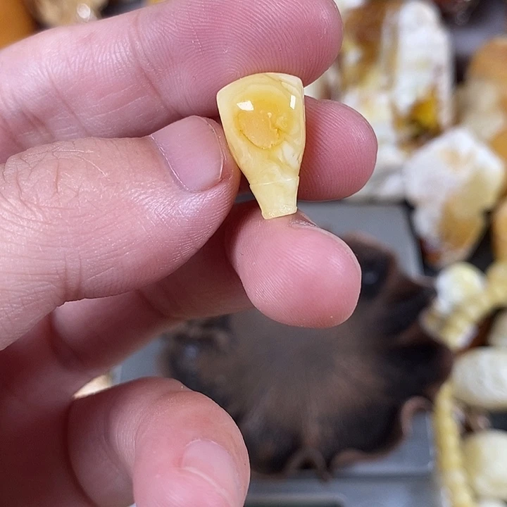 琥珀未镶嵌裸石我