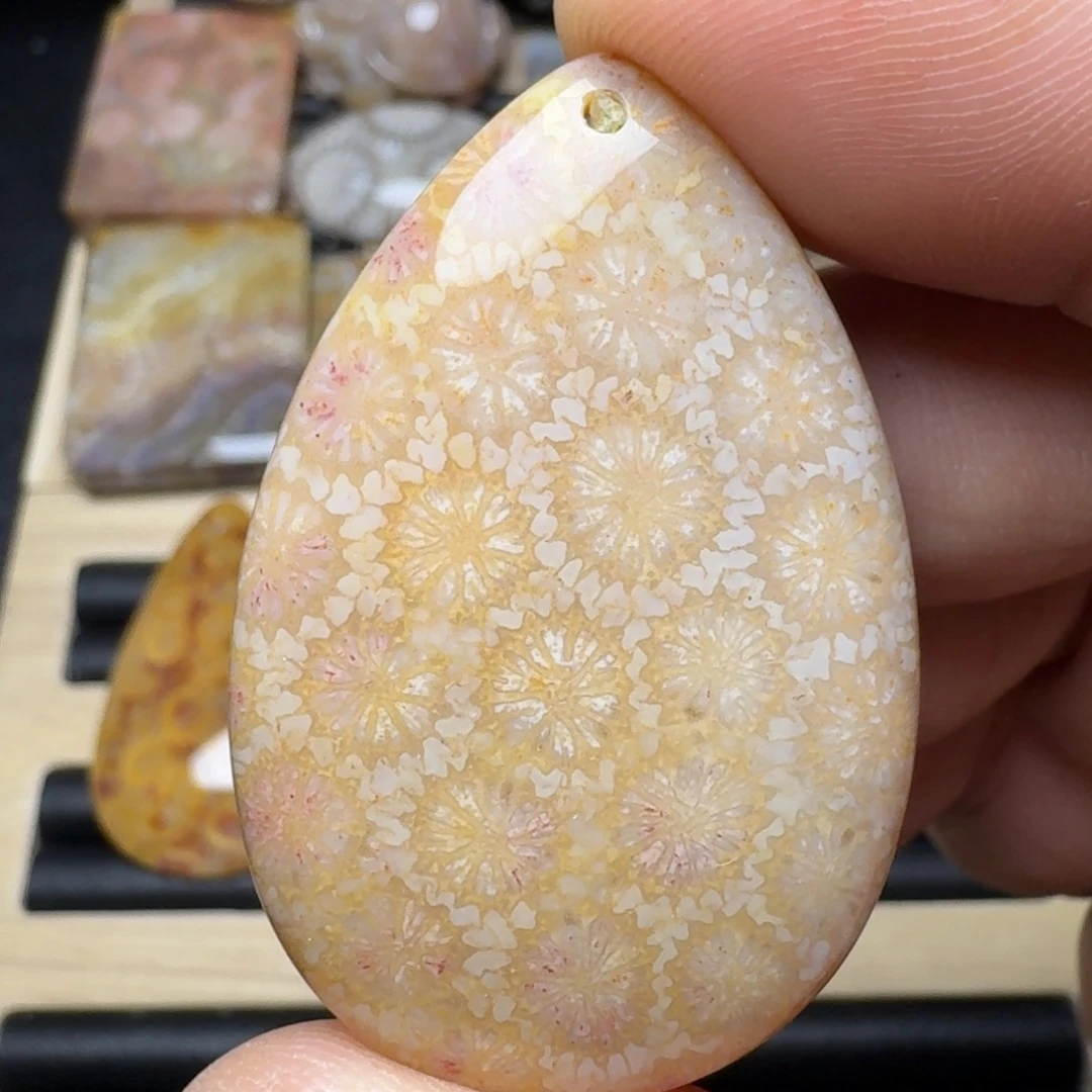 硅化玉未镶嵌纯天然色有机玉石保真色