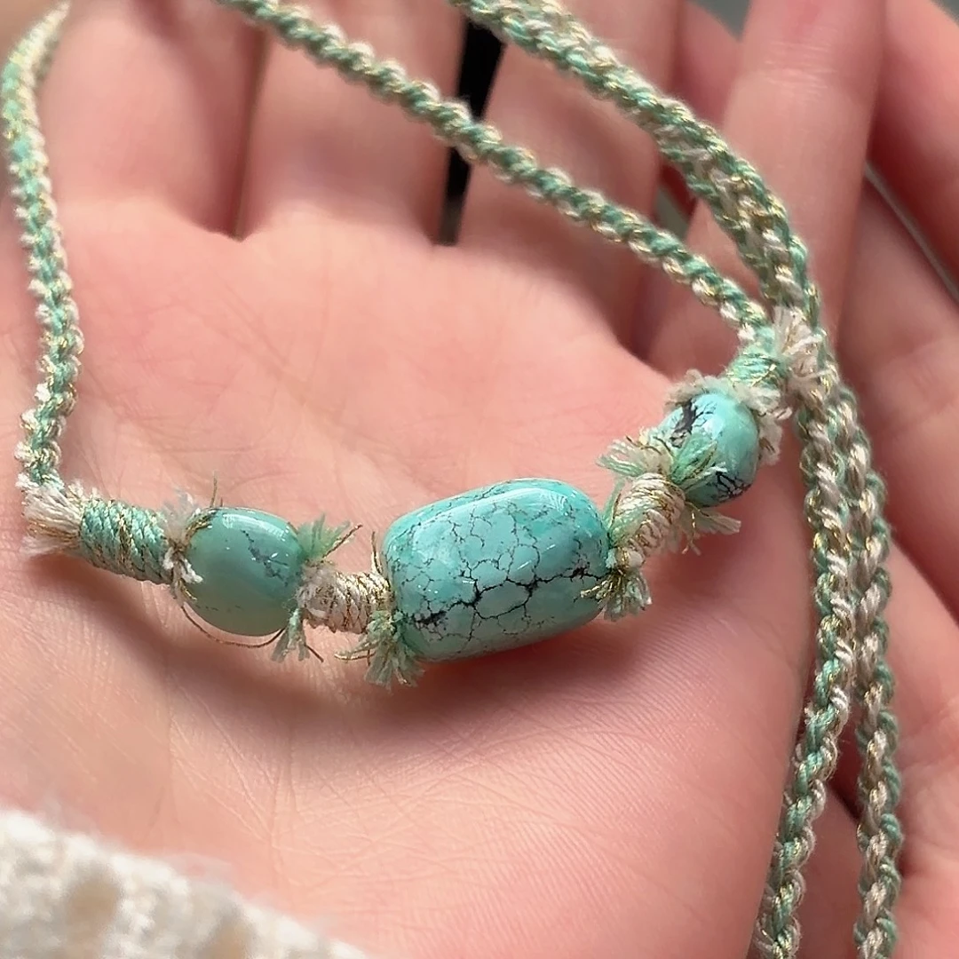 绿松石未镶嵌颈饰