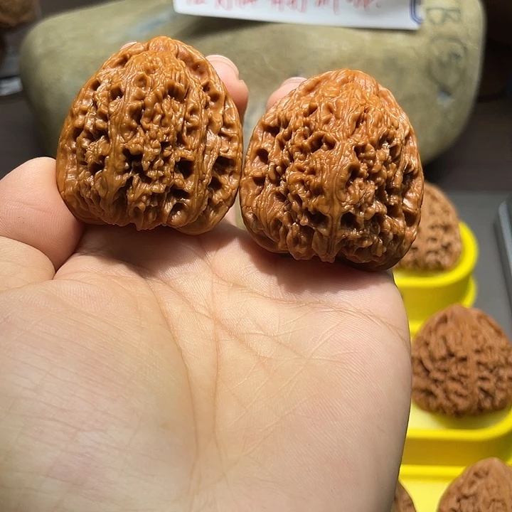 文玩核桃把件17号，41尺全品高桩南疆石