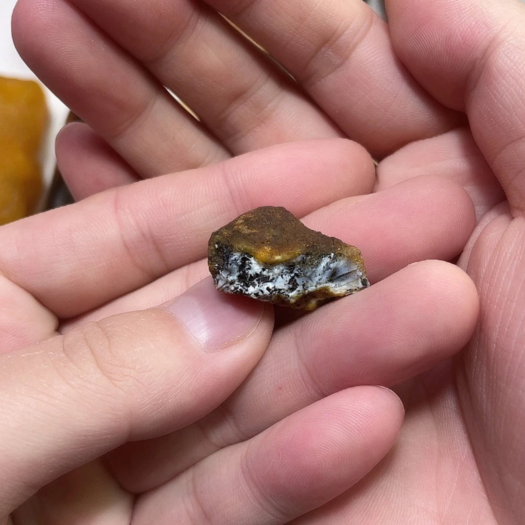 定制琥珀未镶嵌有****妇原矿蜜蜡