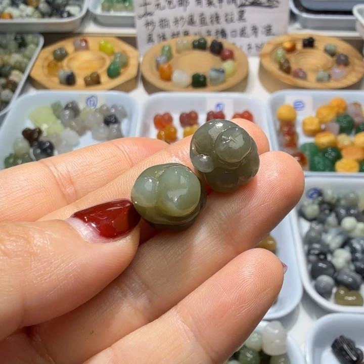 用***2和田玉未镶嵌珠宝奇石