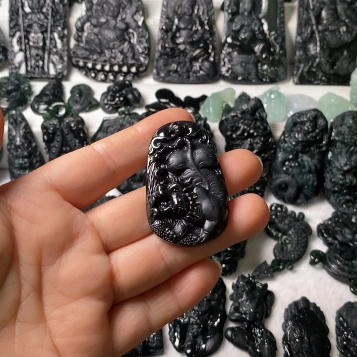 【闪购商品】翡翠颈饰未镶嵌我***二