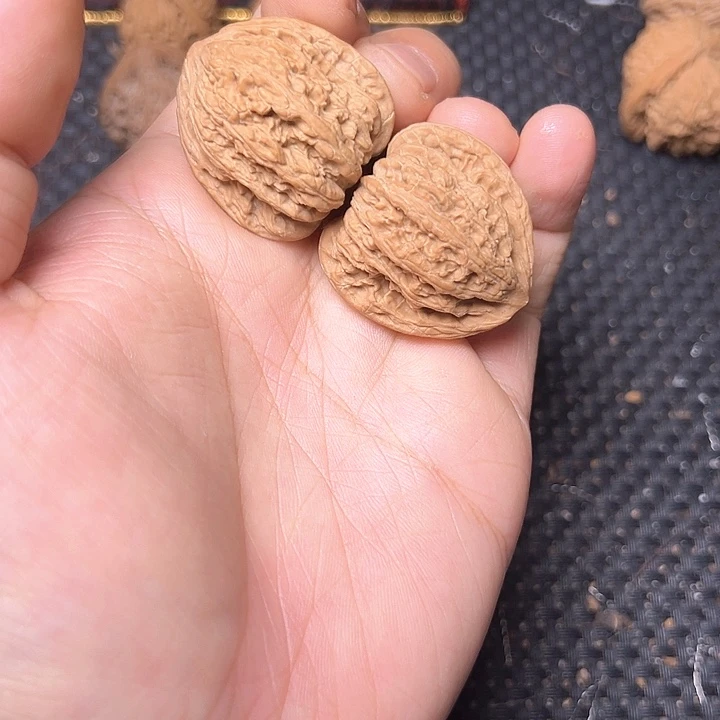 文玩核桃吊坠密纹