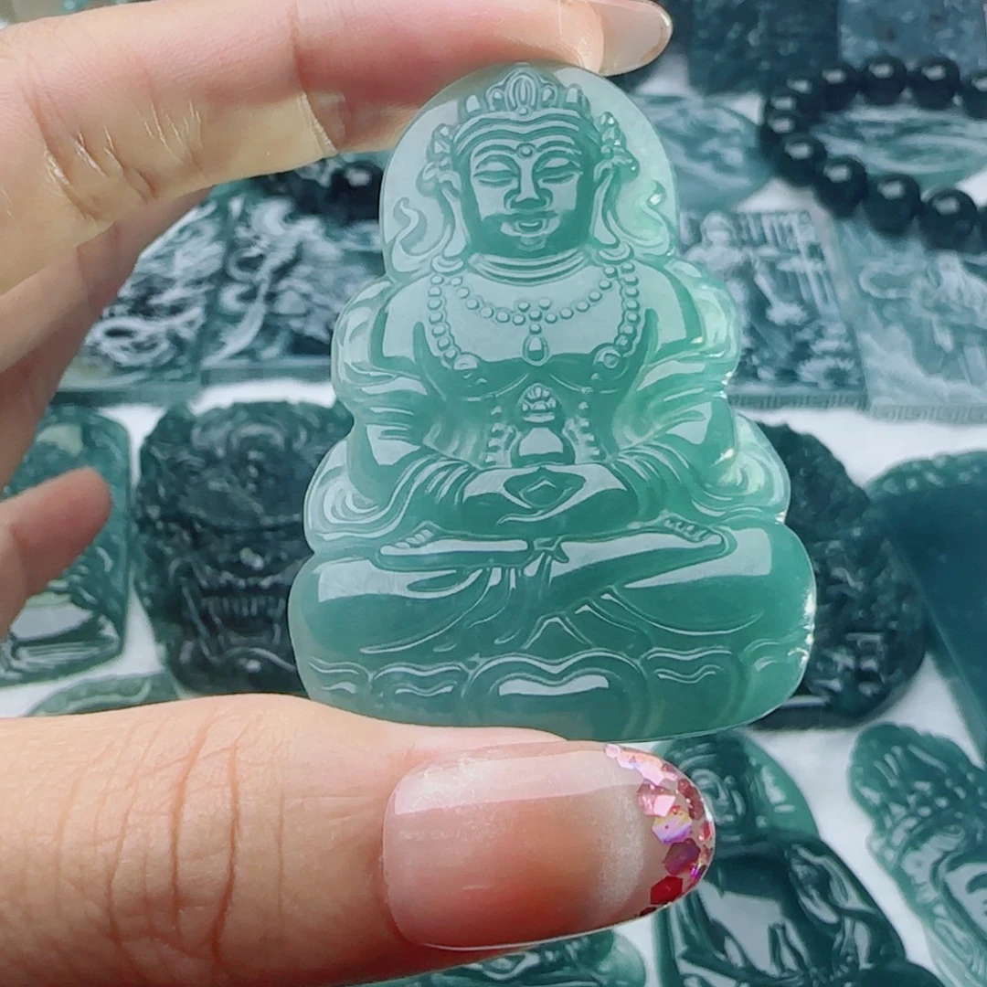 颈饰未镶嵌翡翠多样性发货天然的A货翡翠