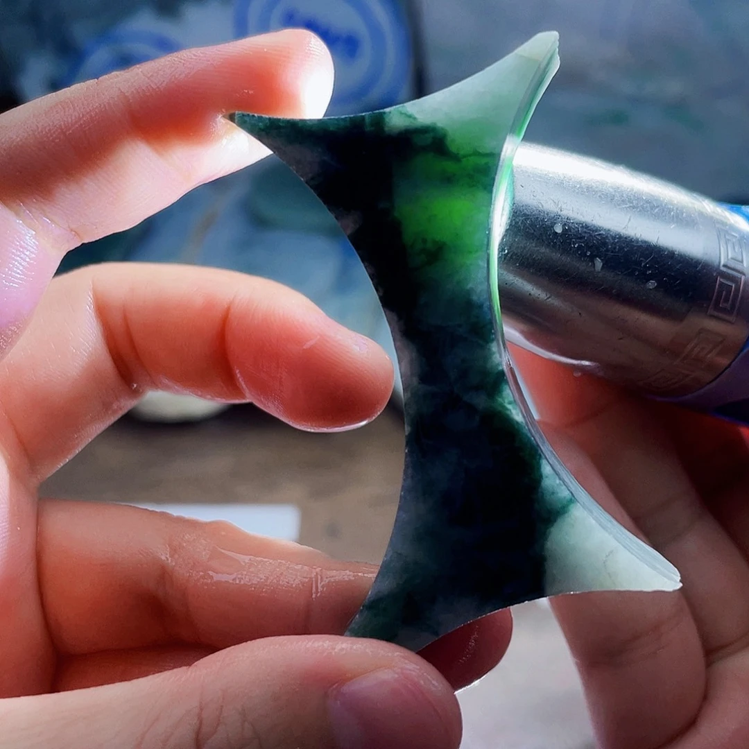 翡翠未镶嵌颈饰毛料5