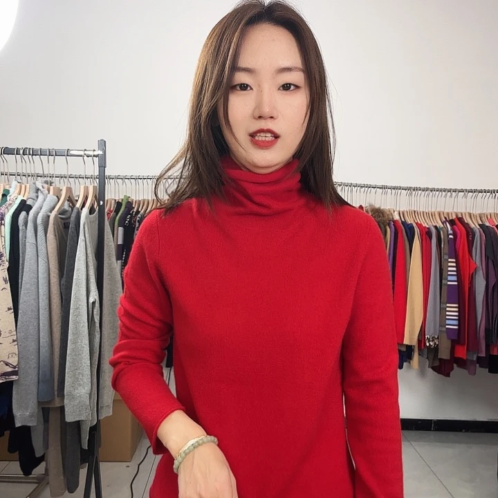 纯羊绒红色堆堆领上衣110斤内