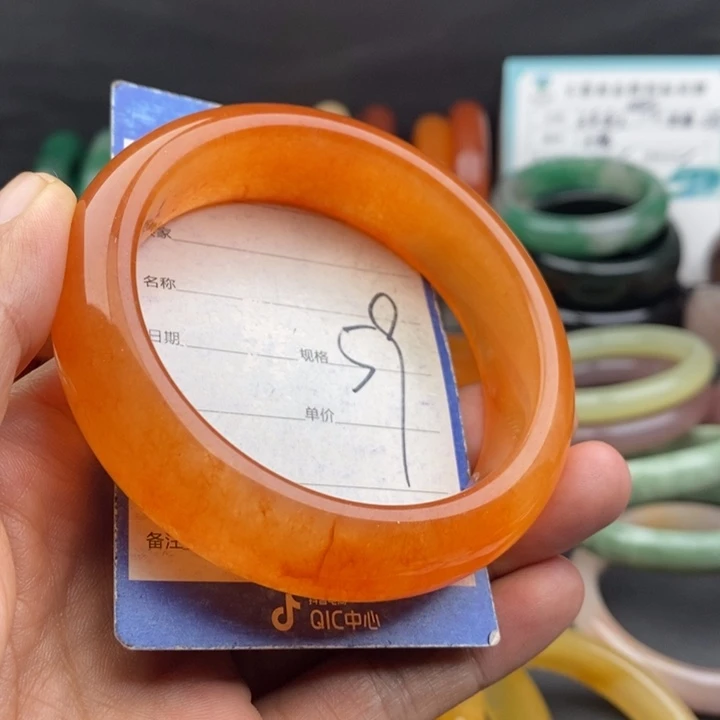 未镶嵌手镯石英质玉