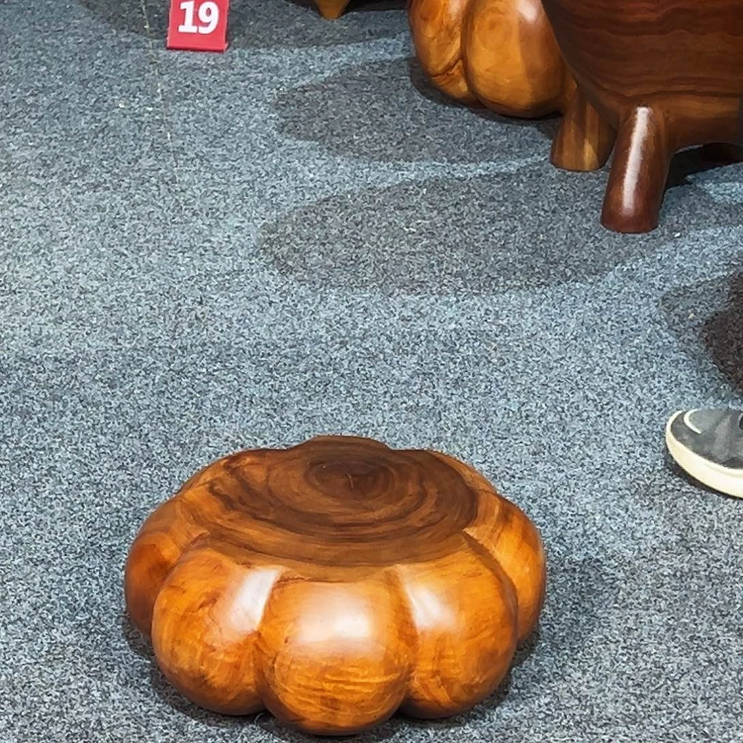 28 号香樟木尺寸：35-35-15cm