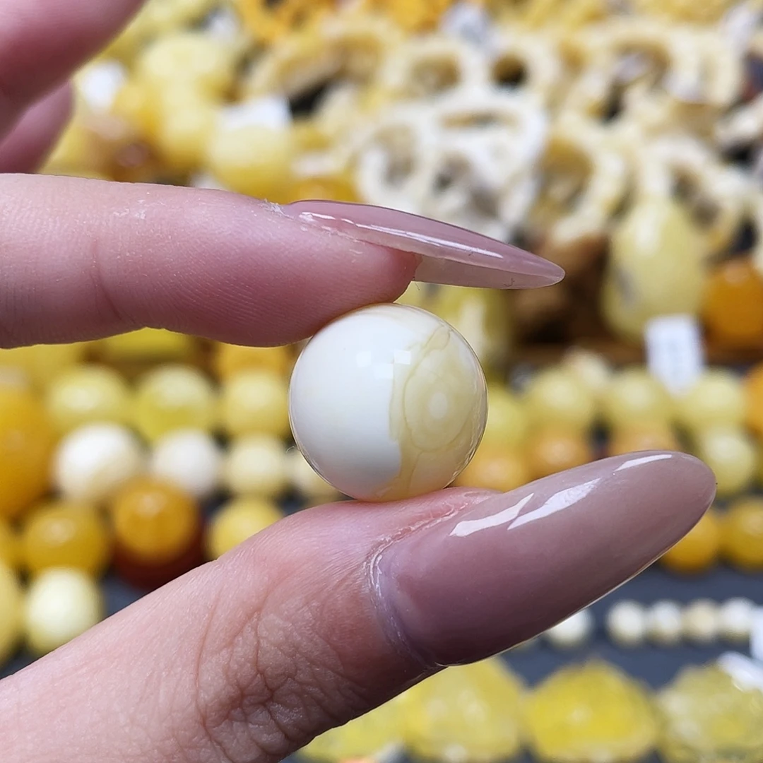 琥珀未镶嵌裸石16.5mm白蜡沁色圆珠 瑕