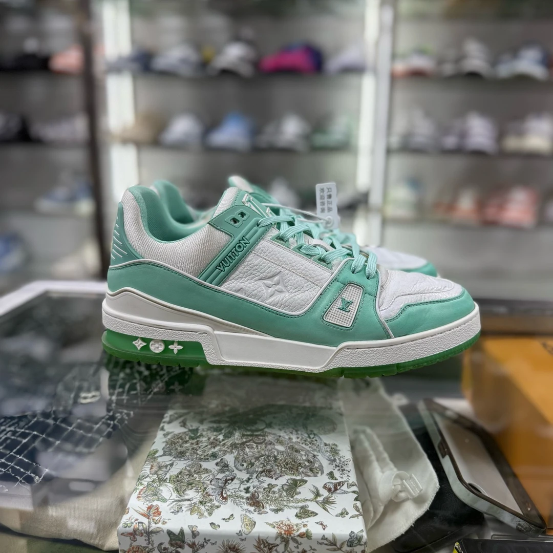 99新 LouisVuitton/路易威登 TRAINER 蒂芙尼 尺码/42 YH5127