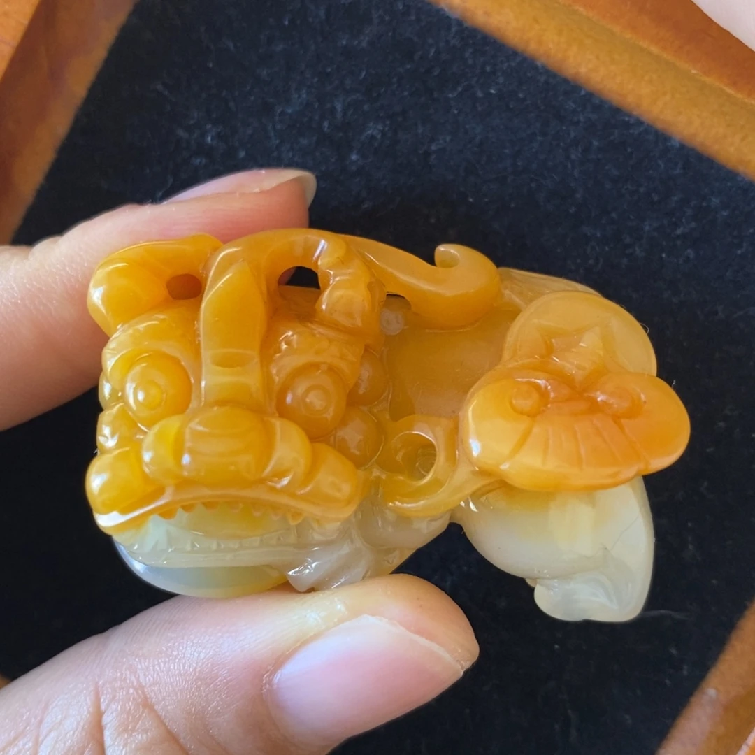 石英质玉（黄龙玉）颈饰未镶嵌简***福