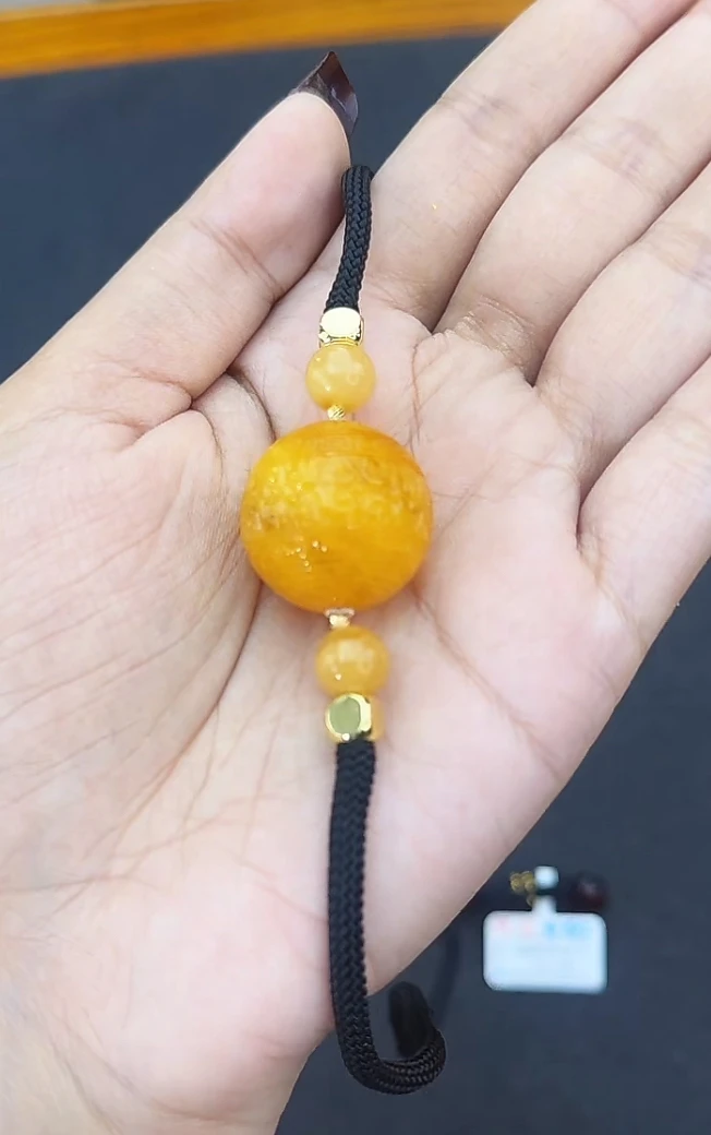 【齐福珠宝】原矿蜜蜡手工雕刻回纹单珠吊坠（多样性发其一)