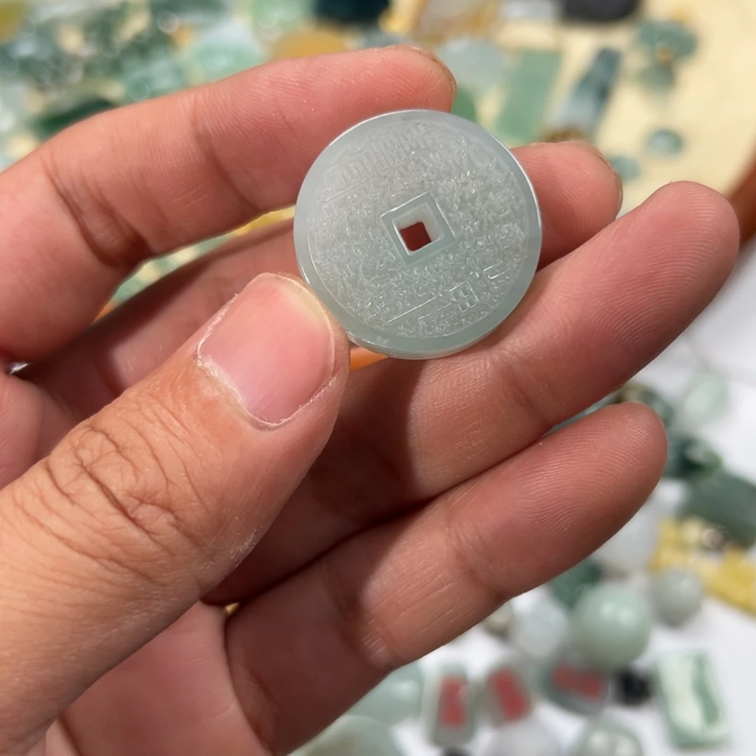 千***灵翡翠未镶嵌颈饰翡翠
