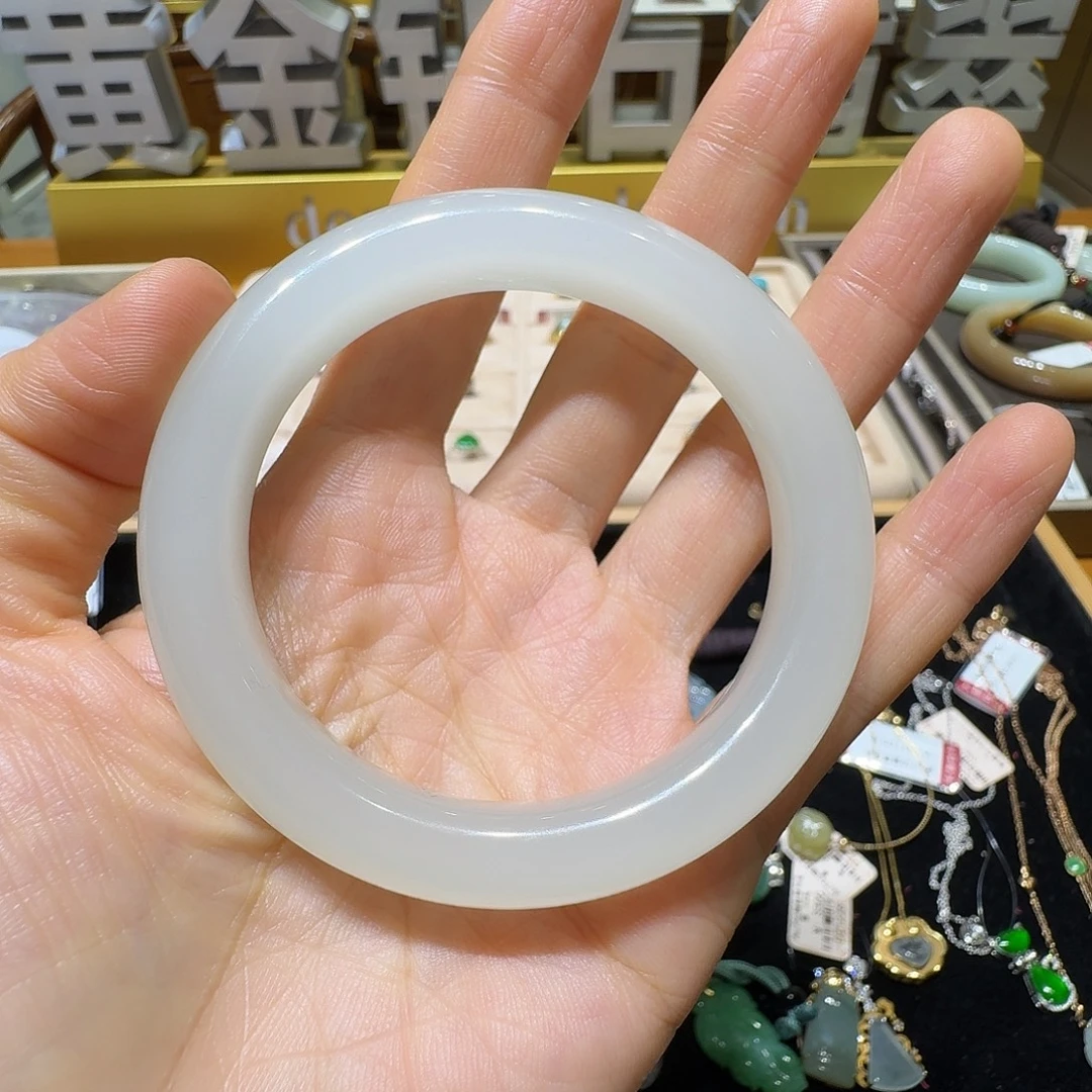 和田玉未镶嵌手镯