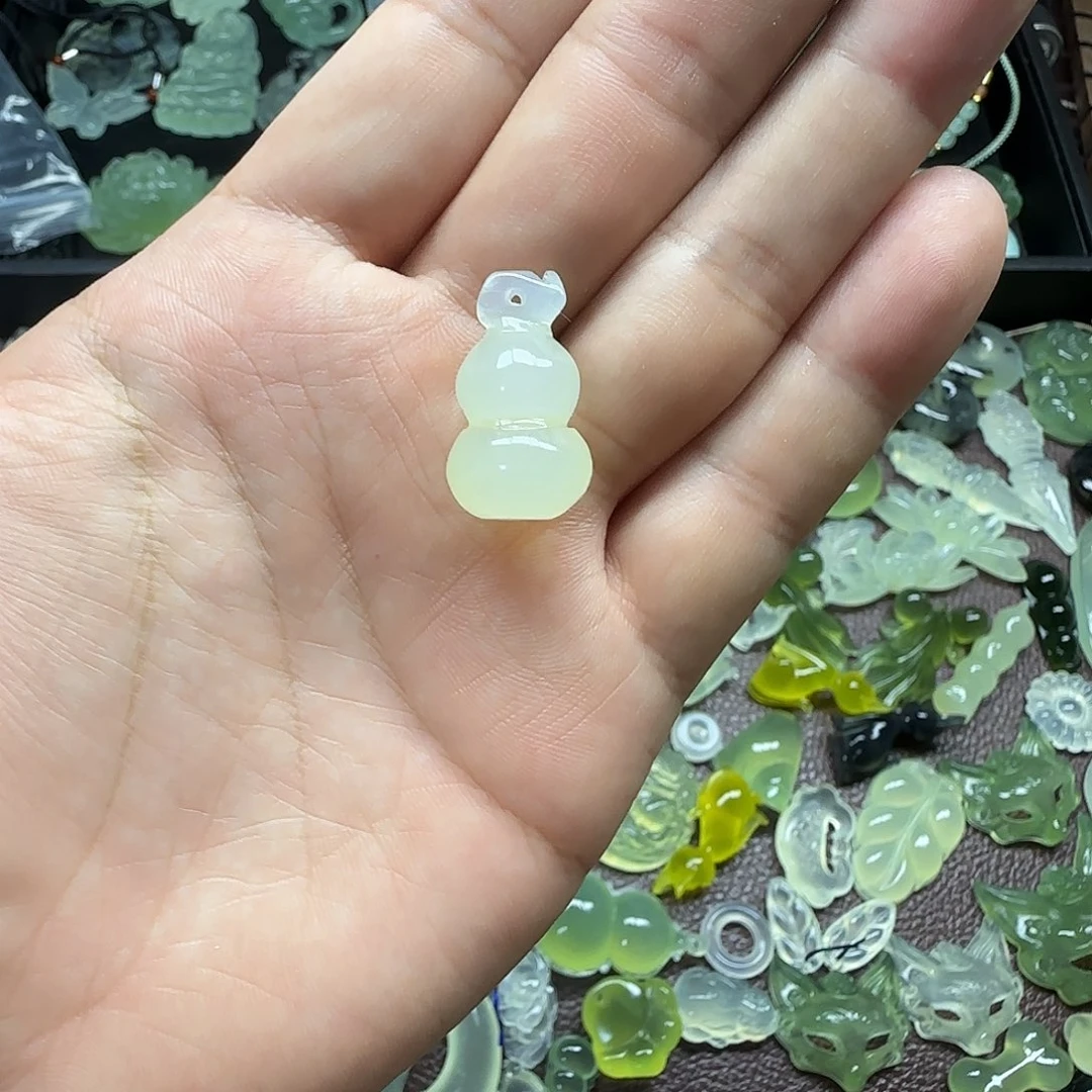 蛇纹石玉合金颈饰