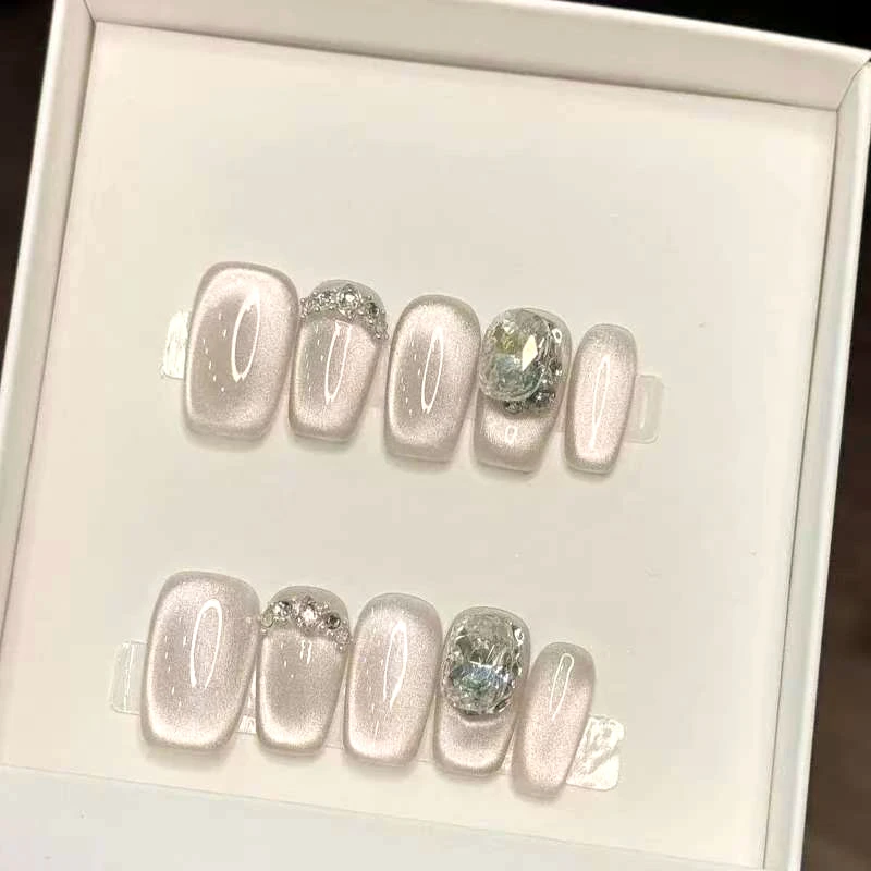 纯手工新款爆闪钻球温柔千金瓷白玻璃珠猫眼高级气质穿戴贴片美甲