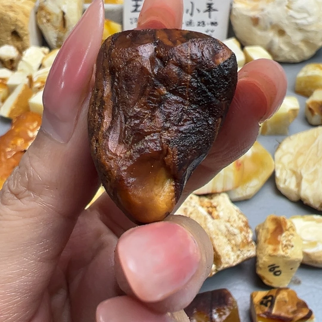 定制琥珀未镶嵌傲**峰蜜蜡