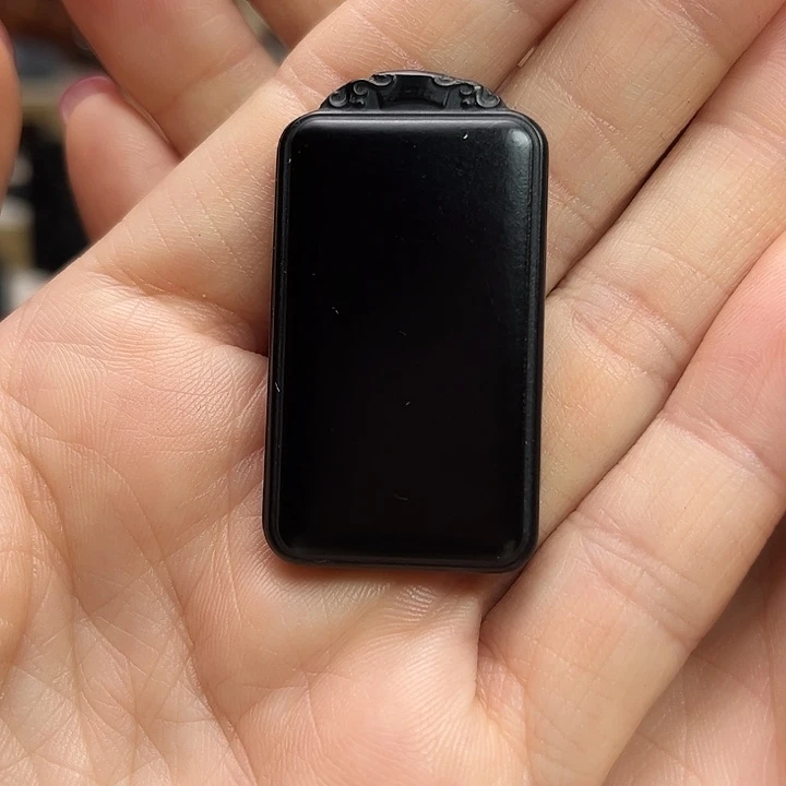 和田玉（墨玉）未镶嵌颈饰