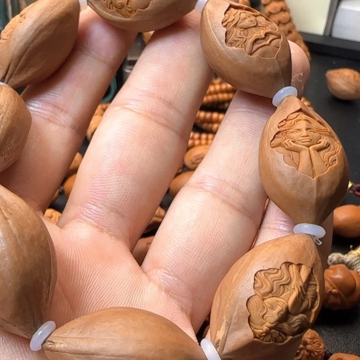 橄榄核手串/手链美女