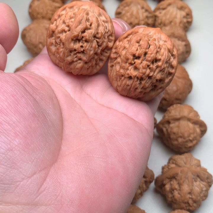 文玩核桃吊坠莲花40