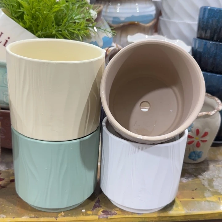 凑9块包邮，有孔，陶瓷花盆