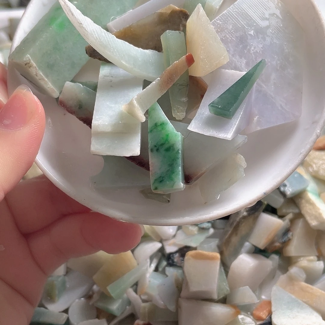 颈饰未镶嵌翡翠1*乐。