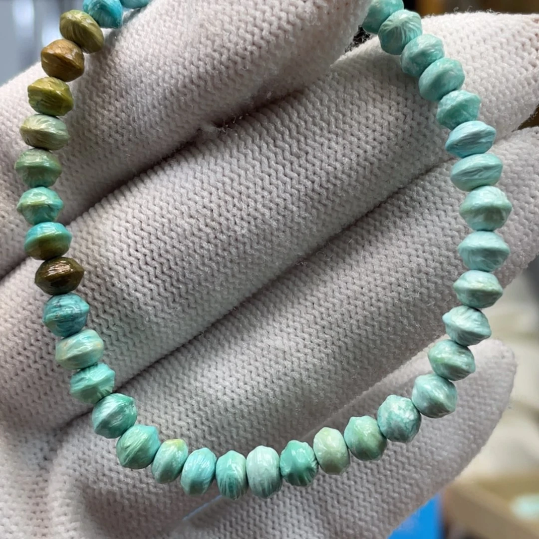 绿松石未镶嵌挂件