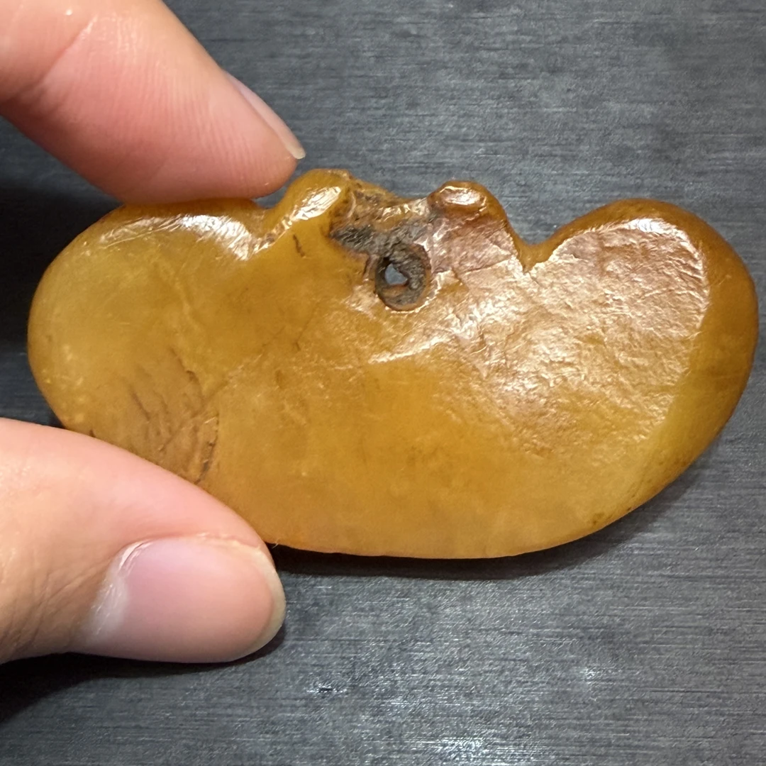 寿山石寺坪雅玩，元宝 长命锁。非常完整，可做手玩