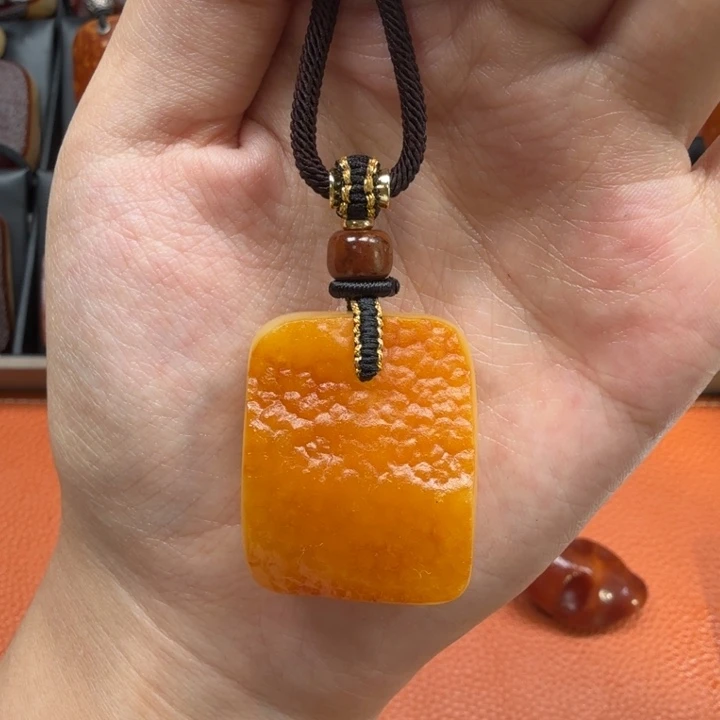 蜜蜡未镶嵌吊坠(赠链)