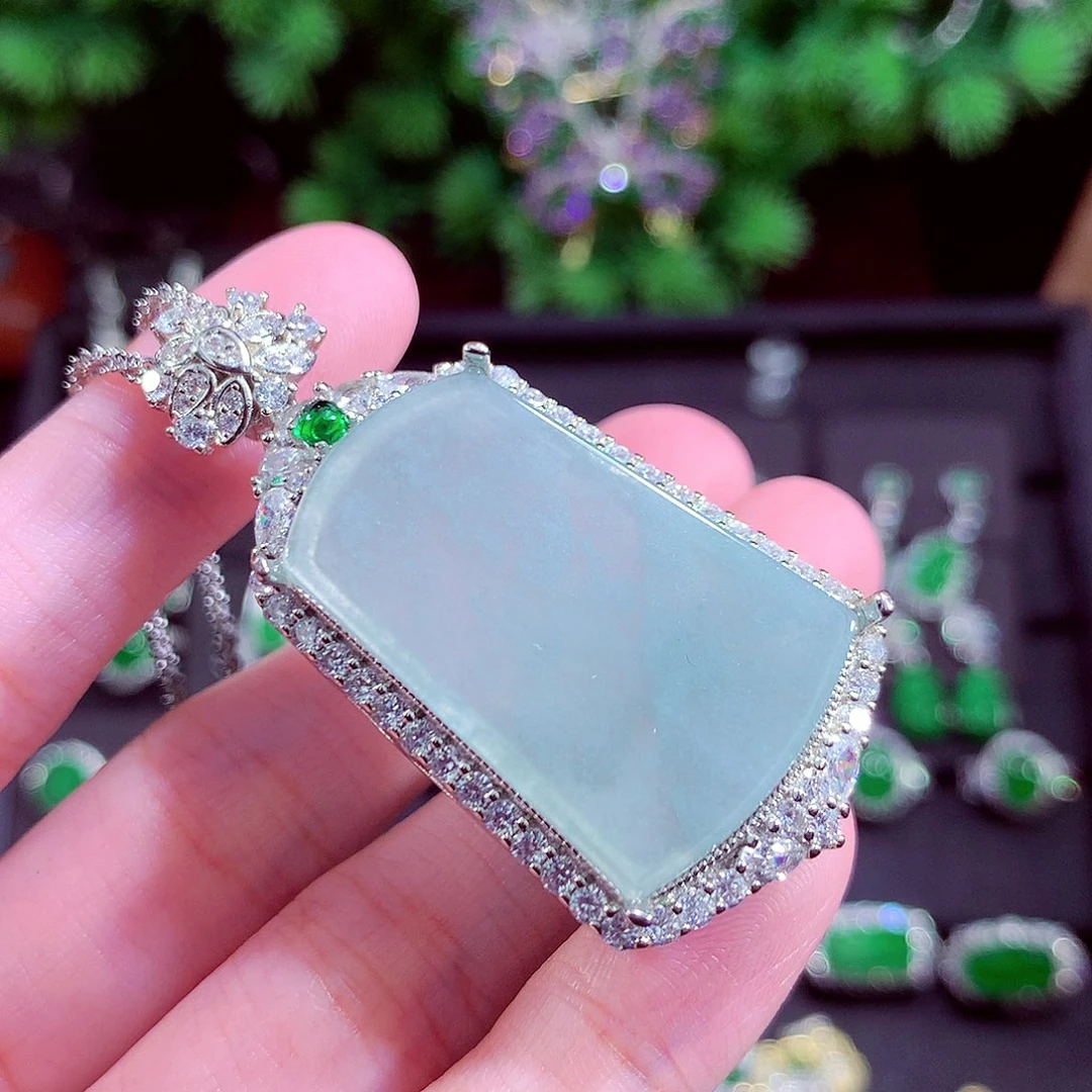 颈饰未镶嵌翡翠天然