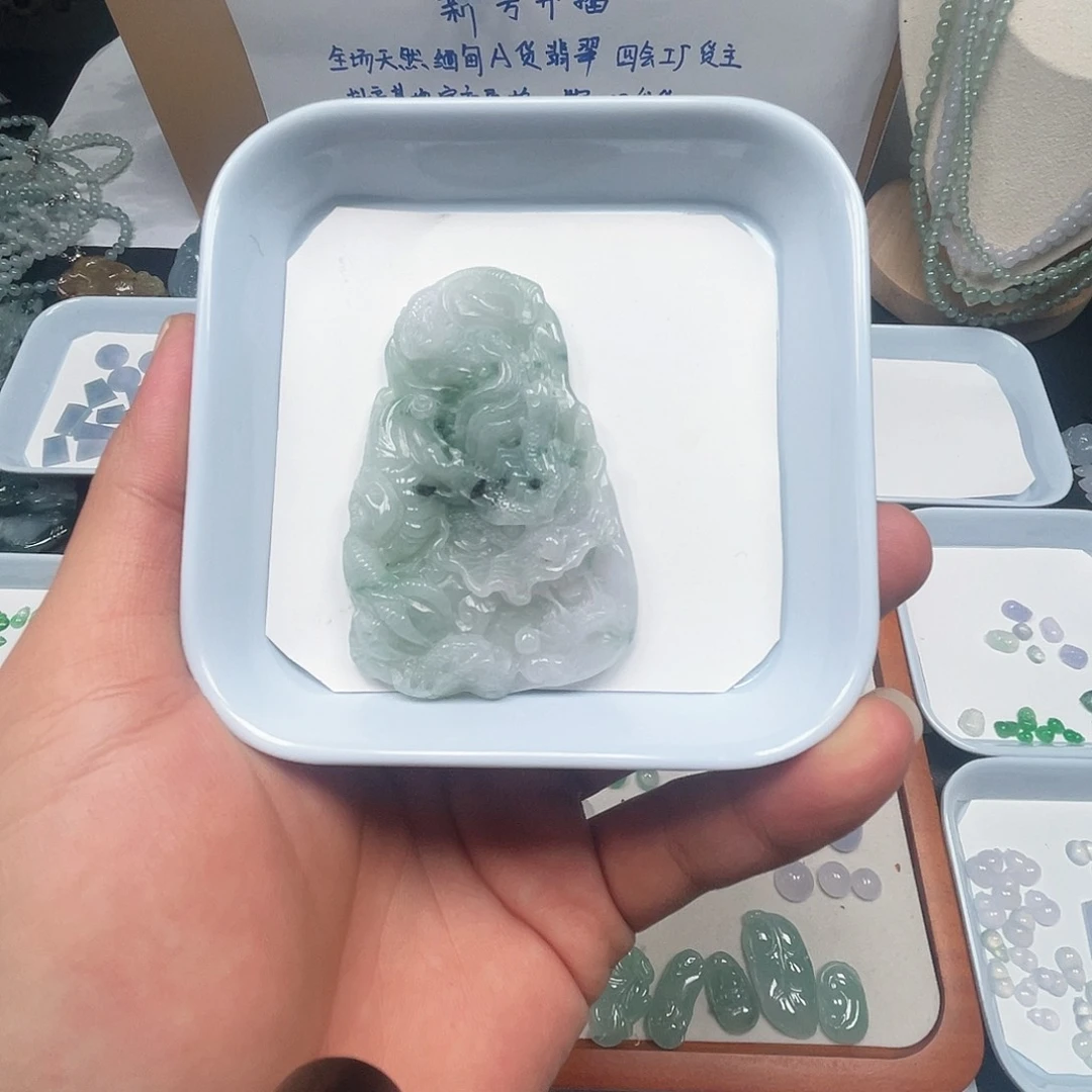 未镶嵌挂件翡翠1