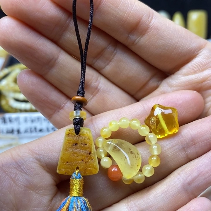 蜜蜡未镶嵌裸石微瑕