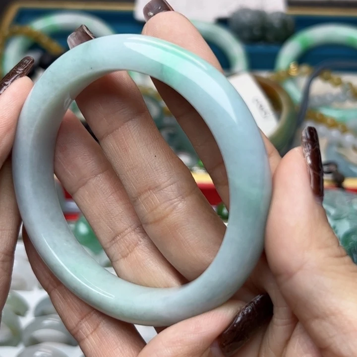 翡翠戒指未镶嵌翡翠