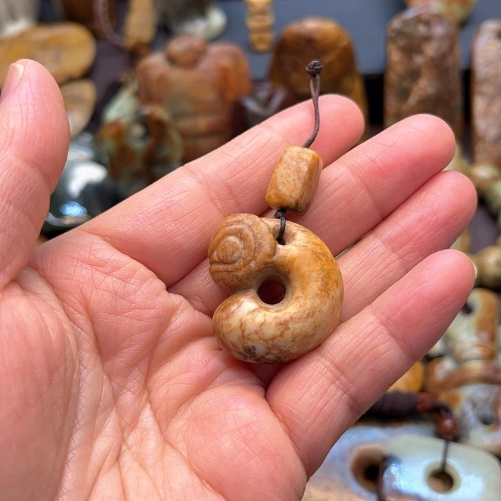 岫岩河磨玉（透闪石质玉）把件未镶嵌鹏