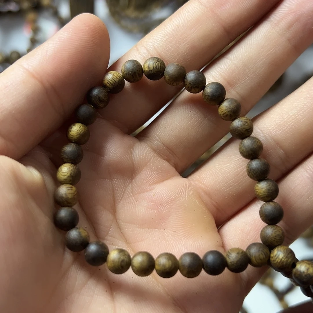 沉香碎屑沉香0.7珠子20颗