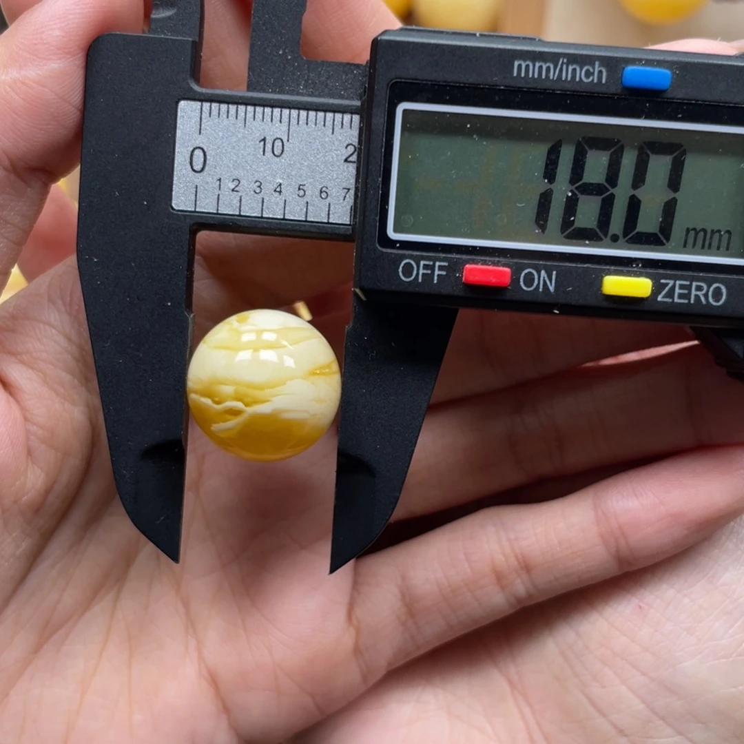未镶嵌琥珀珠宝奇石S****尚