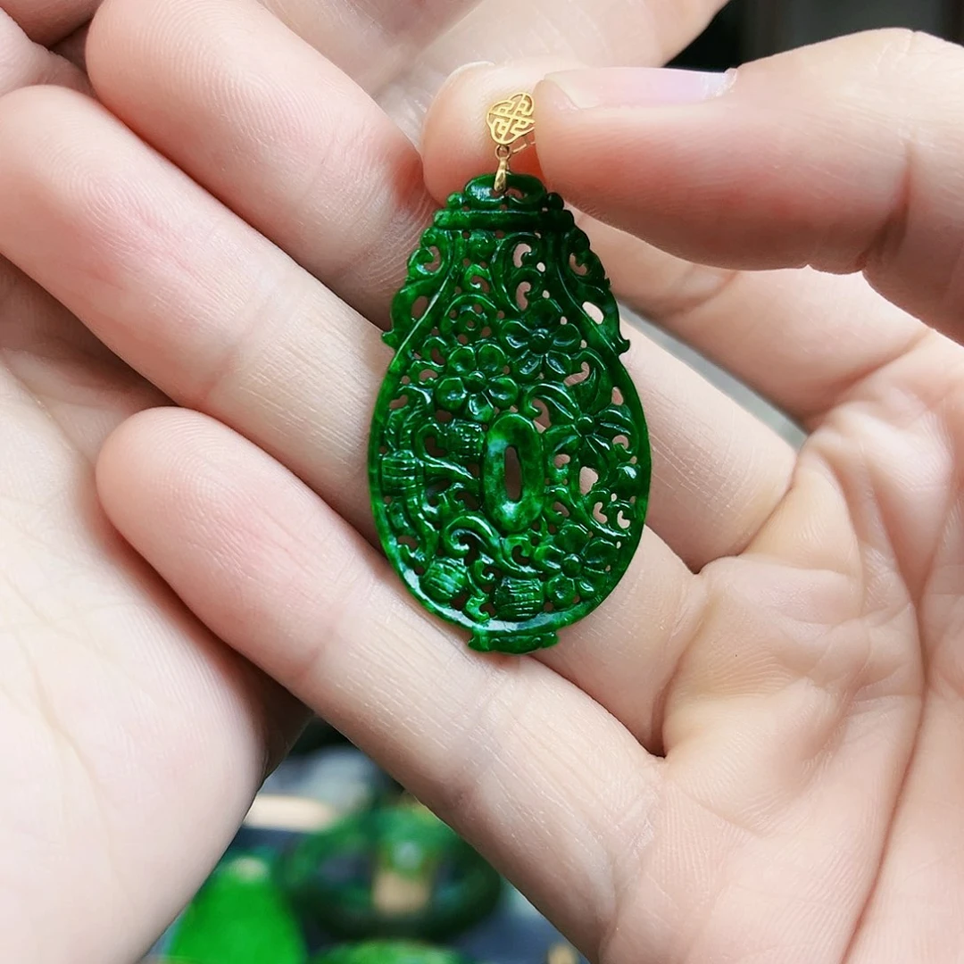翡翠颈饰18K金镶嵌吊坠