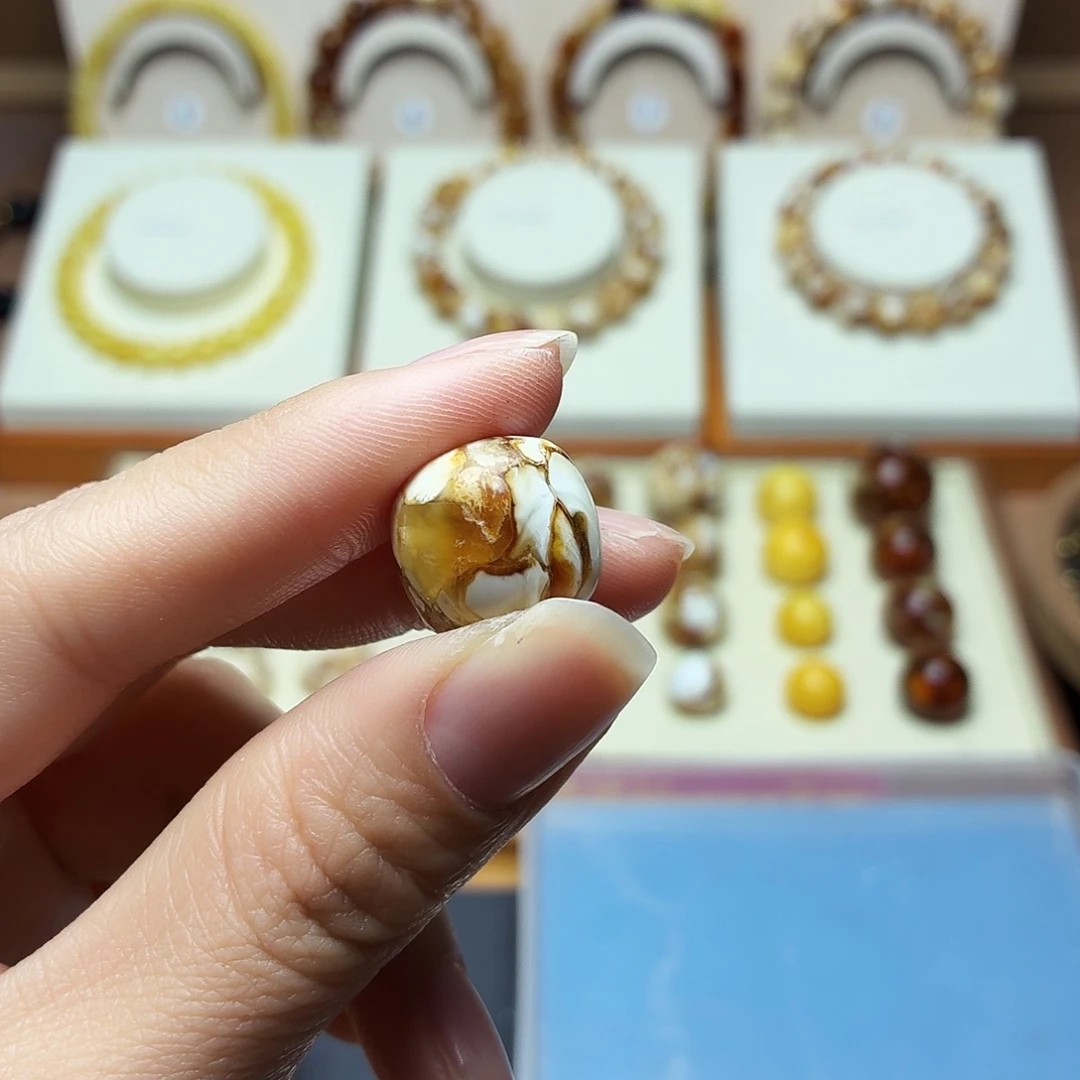 本***梗桃核吊坠沁色老型单珠