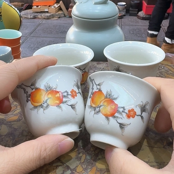 品茗杯四个。。品茗