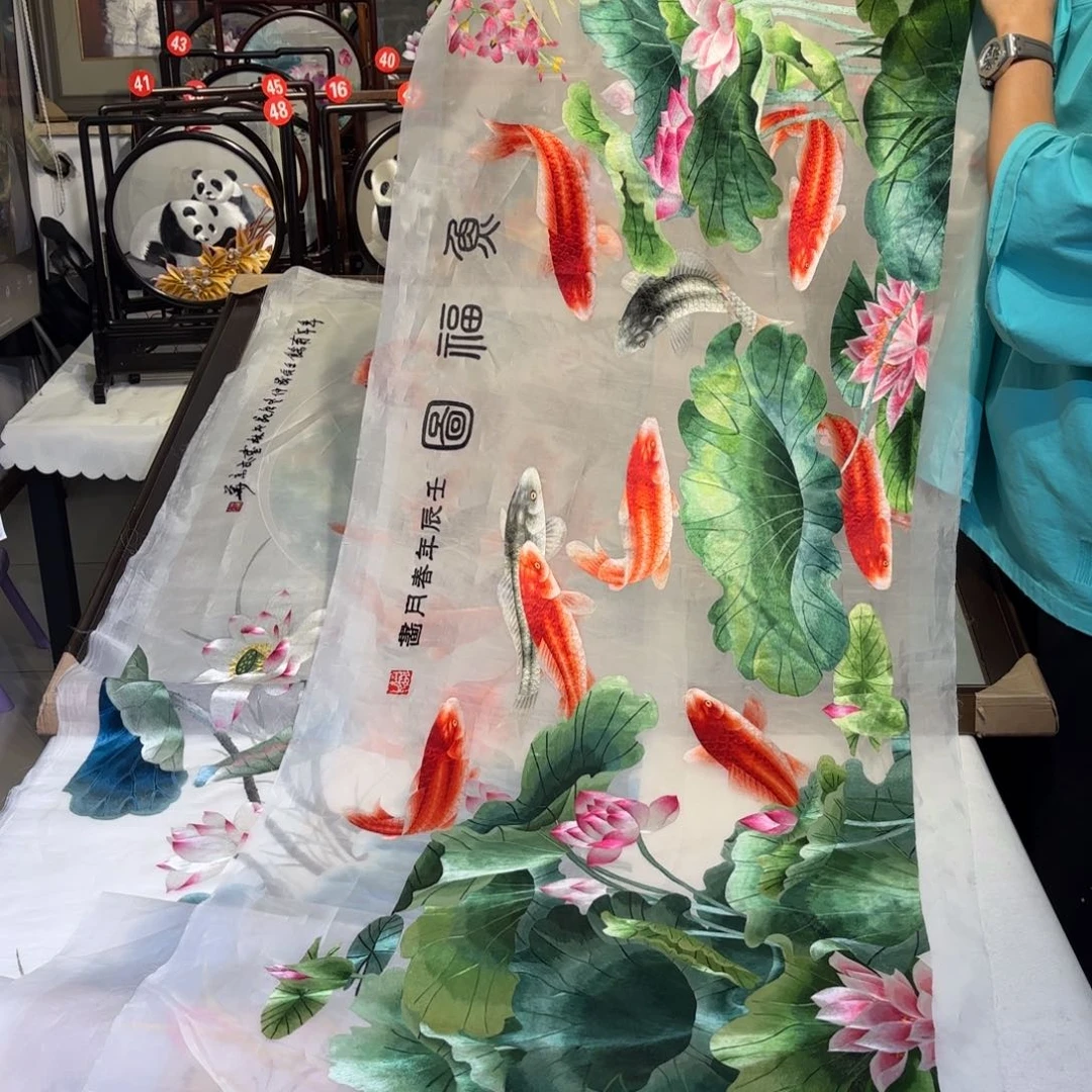 织绣纯手工制作而成