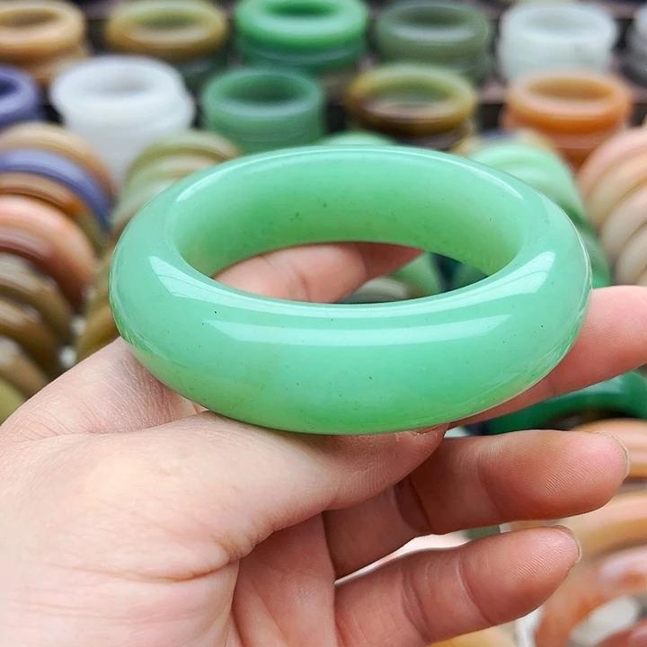 未镶嵌手镯（圆镯）石英质玉