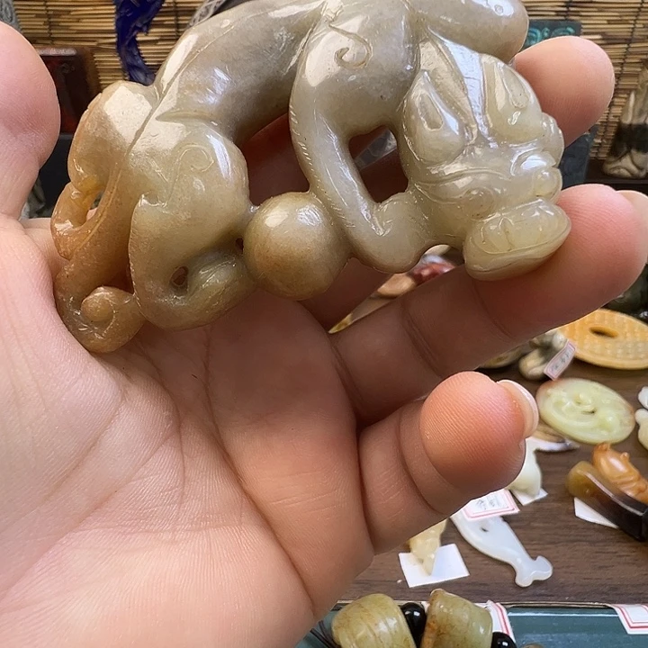 未镶嵌和田玉（糖玉）挂件