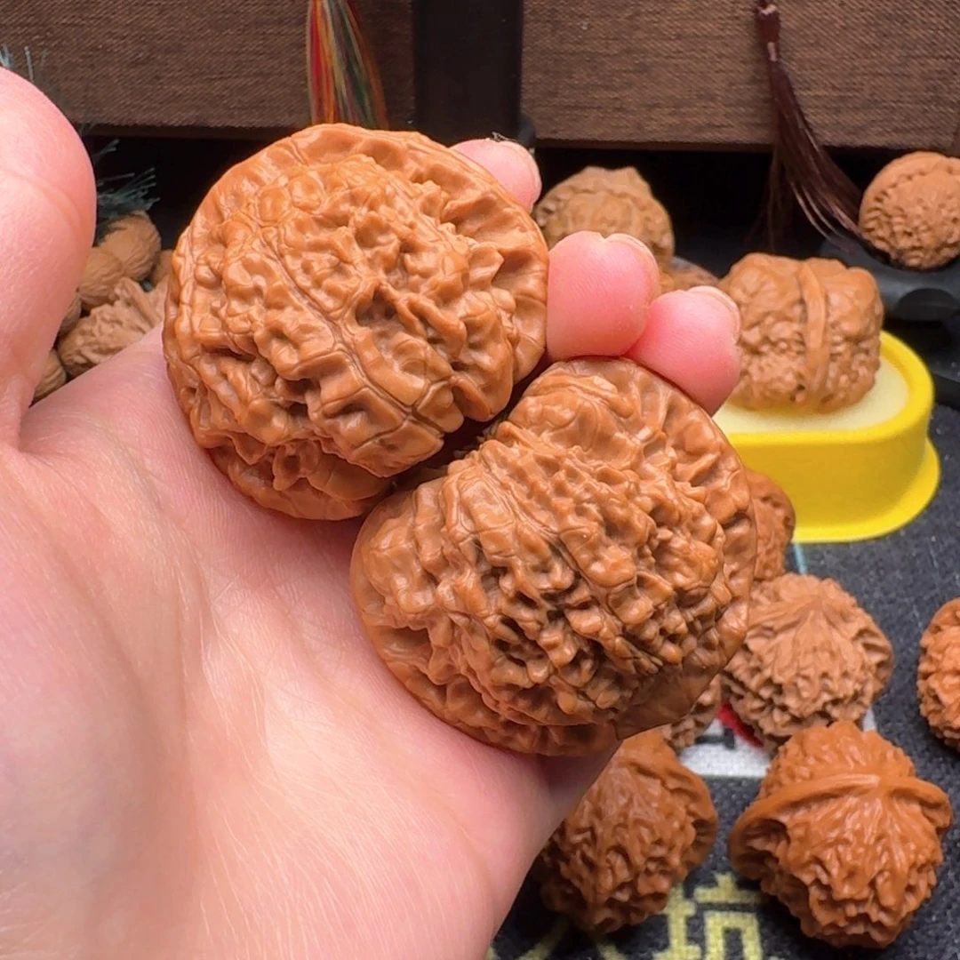 文玩核桃吊坠46官帽