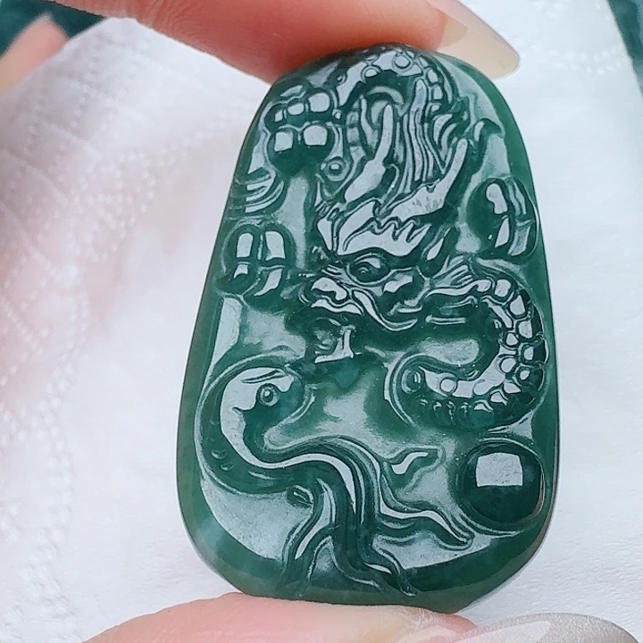 翡翠未镶嵌颈饰天然的A货翡翠多样性发其一