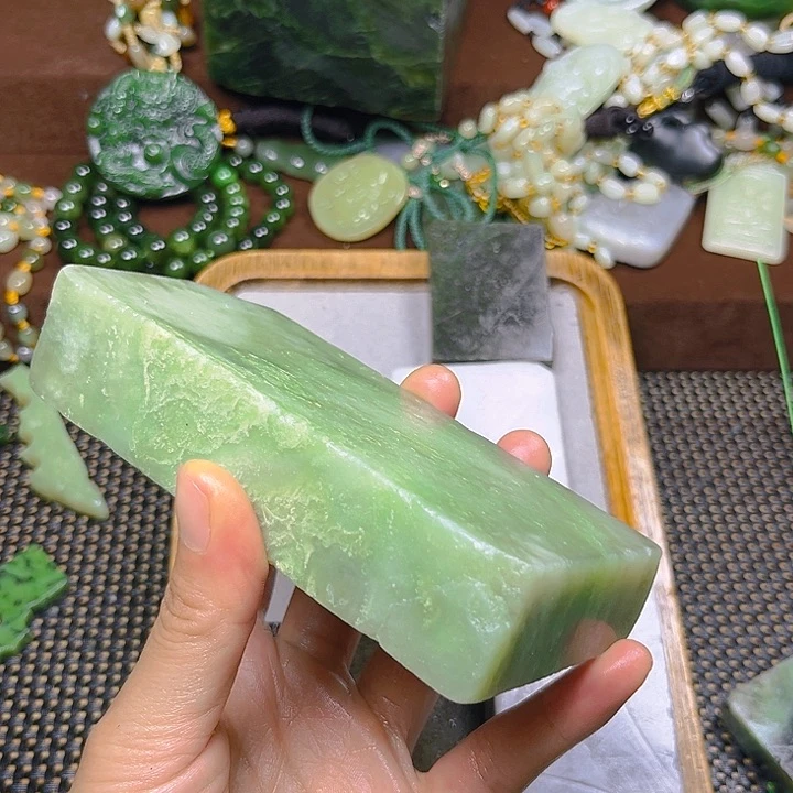 和田玉未镶嵌珠宝半成品古**香