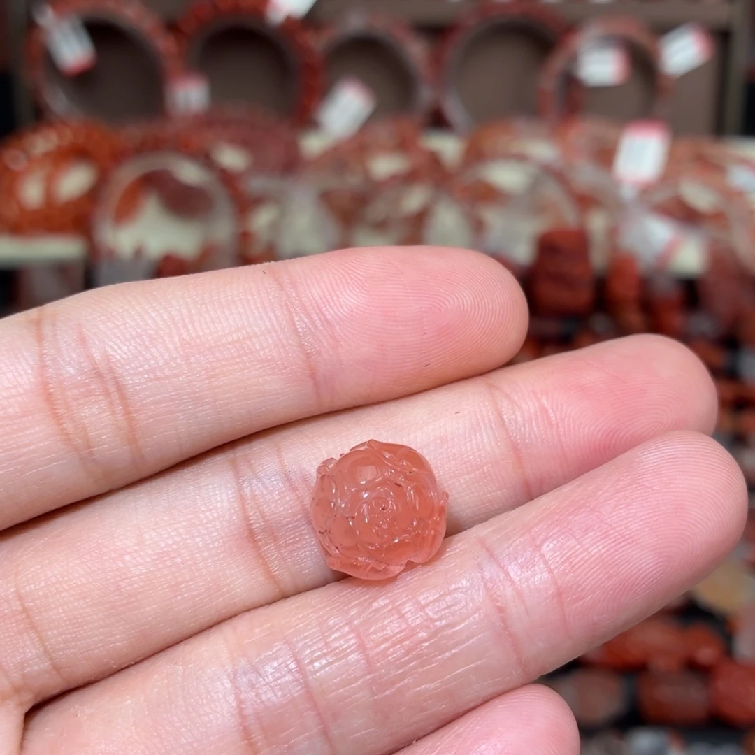 南红玛瑙未镶嵌颈饰牡丹花1
