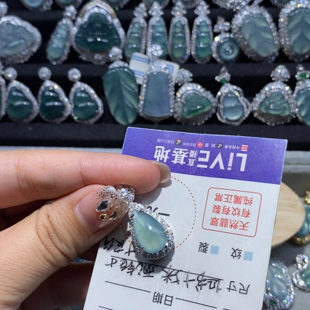 翡翠颈饰银S925镶嵌翡翠