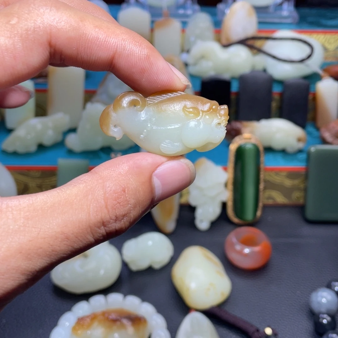 和田玉未镶嵌挂件